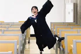 独腿、独肾，阳光女孩完成“专-本-硕”三级跳图片