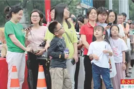 民校高考复读班按成绩收费 一般4万-10万元/年图片