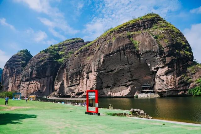 登高望远在龙虎，重阳遇见好秋光！