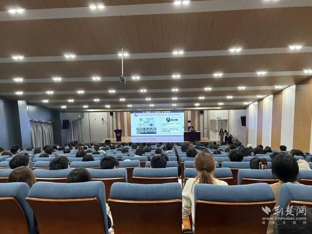 院士走进武工大 鼓励学子选择“难而正确”的科研路