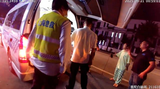 “手机接通了，他说不出话！”男子行为不对劲 突然手脚抽搐