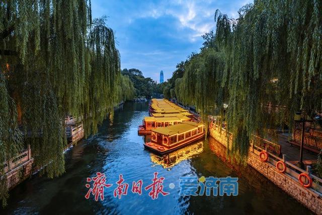 一年四季 泉在济南丨济南黑虎泉水位攀升，夜景迷人引客来