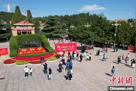 西柏坡：迎国庆假期“红色旅游热”图片