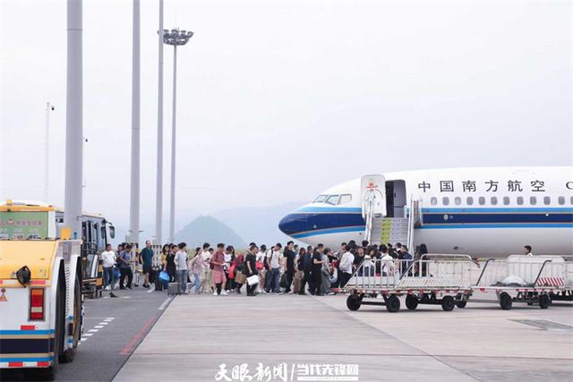 南航贵州“暑运季” 进出港旅客100.21万人次