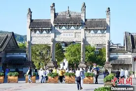 台湾新媒体人踏访云南：在侨乡和顺感受文脉绵延图片