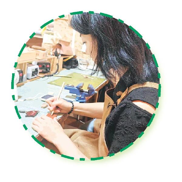 年轻游客解锁桂林新玩法