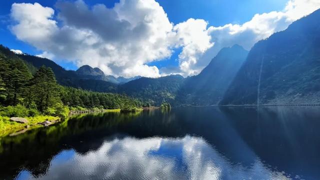 福利放送 | 免费+优惠！螺髻山教师节专属福利上线！