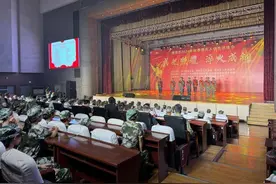 四川德阳：戎光照耀淬火成钢  旌阳区举行2024年秋季新兵入伍欢送会图片