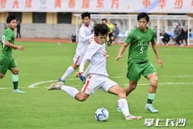 打出精气神，湖南男足、女排亮相三大球运动会图片