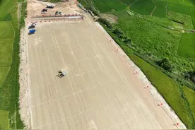 通修高速湖北段二标路基试验段通过验收图片