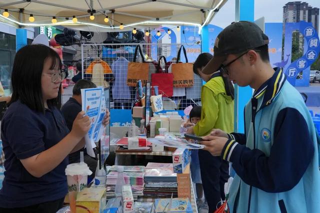 共赴一场滨海文化之约｜2025年“蚝美钦州 书香河海”文化市集即将启幕