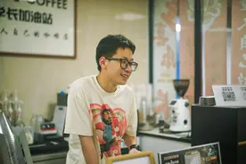 这家咖啡店续杯更续情！大学校园开了“学长加油站”图片