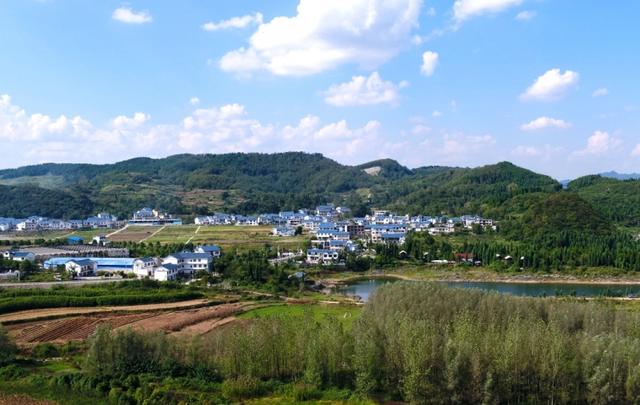 “国庆红”邂逅“中秋月”！清镇发出诚挚邀约，18场文商体旅盛宴解锁一段难忘的“愉悦”之旅