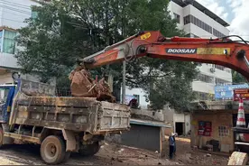 梅州农村清淤进行时：开展防疫消杀，恢复水电，村民吃上热饭图片