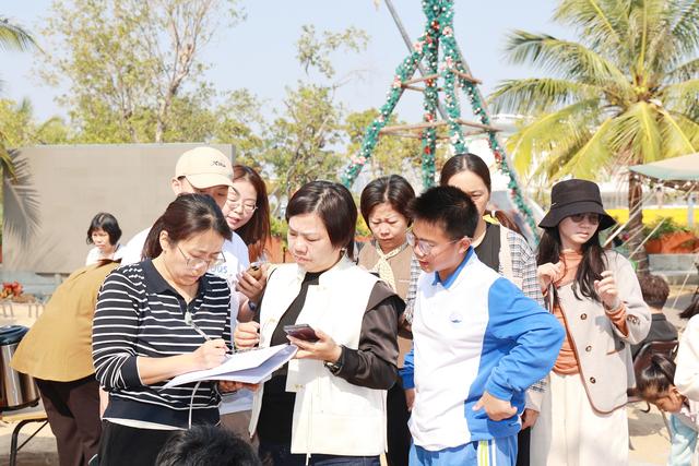 “骑聚”海边共庆节日，为滨海湾志愿者们点赞！