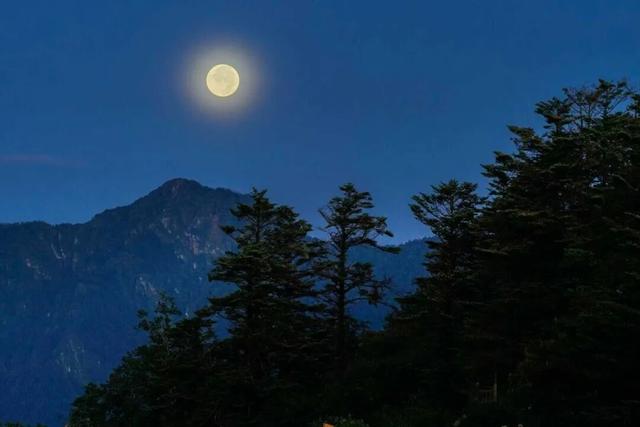 西岭雪山中秋赏月：登“离月最近之地”赴“诗画国风盛宴”