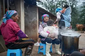 网红小英承认曾送养女孩，官方回应：不构成犯罪图片