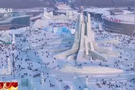 英雄的城市红色的心 “中国红”凝聚奋进拼搏的力量图片