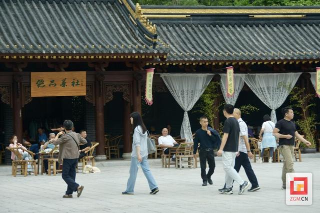 国庆首日 荣县文旅市场迎来“开门红” 景区人气爆棚