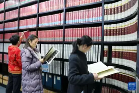 安徽宣城：“宣纸+古籍装帧”丰富宣纸文化产品图片
