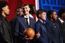 盘点夏联五大焦点对决：状元首秀迎战湖人 探花首日大战榜眼图片