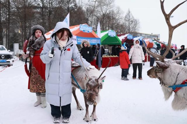 “冰雪+温泉”盛装迎客 浪漫经济焕发新活力