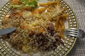 内马尔平常吃啥❓看看内马尔这顿饭：薯条、米饭、沙拉...图片