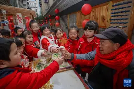 重庆瞭望丨春节里的中国式浪漫图片