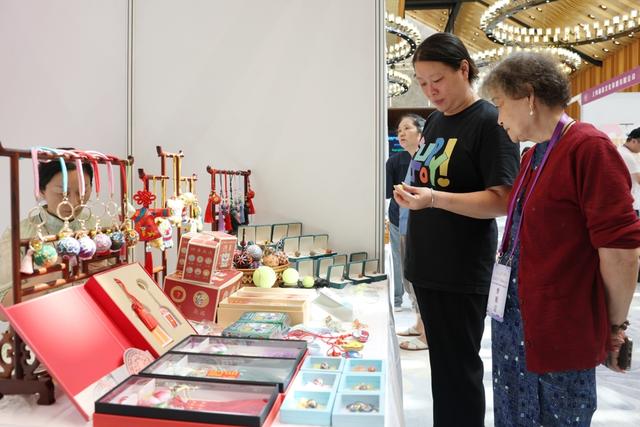 近万项产品线上线下展示，长三角文采会打通供需对接“最后一公里”