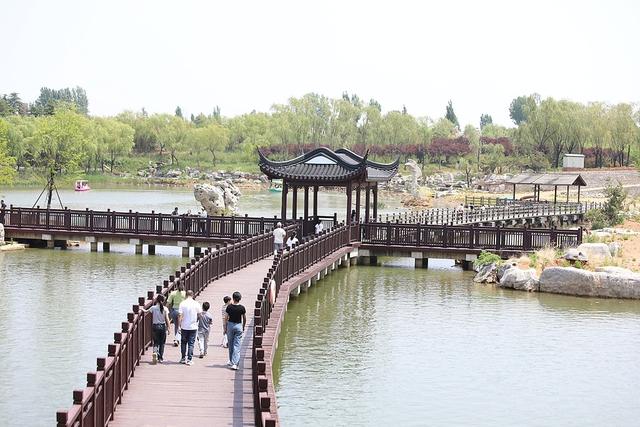 临沂：费县中华奇石城