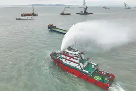 厦门举行2025年海上防台风综合应急演练图片