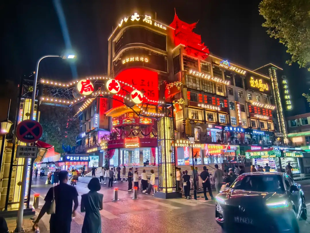 聊斋茶馆、千年琉璃、5A菜市场……淄博张店，好吃好玩好“上头”！