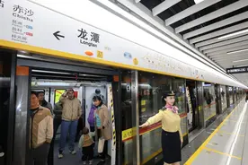 广州地铁首条环线开通，有这些新变化！首批尝鲜乘客：宽敞、舒适、方便图片