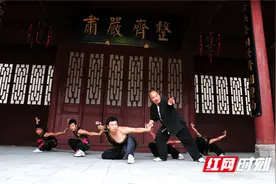 年味非遗·宝庆有宝⑲丨新宁岩鹰拳：岩鹰振翅破长空 凌空猛击势如风图片