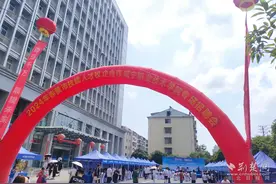 赤壁政校企联动聚合力为高校毕业生铺展“就业路”图片