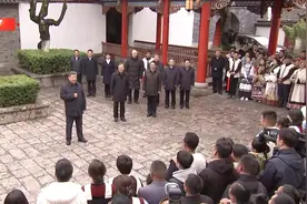 时政新闻眼丨习近平赴云南丽江考察，关注这座名城的“古与今”图片