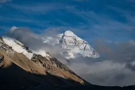 全球变暖积雪融化，珠峰200多具遇难者遗体显露！图片