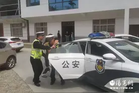 西安游客突发心脏病  警医接力架起“生命桥”图片