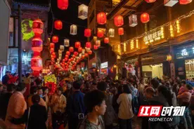 新化：“五一”假期迎来旅游热潮图片