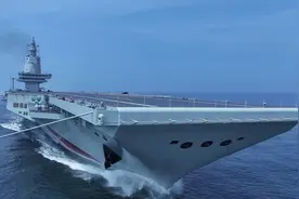 裸眼3D 沉浸式感受航母福建舰迎面驶来图片