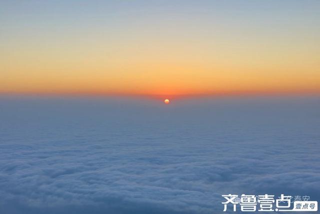 壹点号·秀山东|泰山的夏日藏着惊喜！风掀云海漫眼前，如临仙境