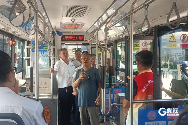 关于湖岛，你有哪些记忆？青岛这辆主题巴士成热门打卡地