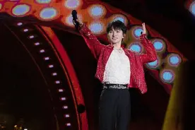 周深南京演唱会两日连开 与七万歌迷同过七夕图片