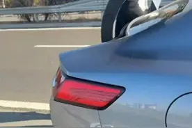 嘀嗒出行女乘客称高速上被赶下车，平台回应！正协助警方处理图片