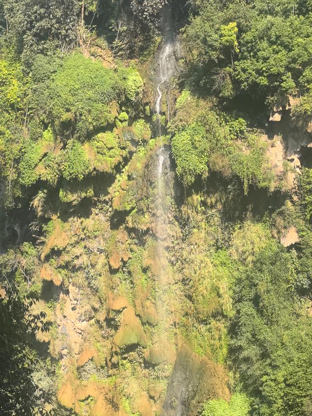 走进峡谷的冬天