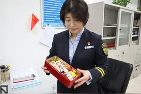 低血糖乘客晕倒多发！北京地铁里的温情守护有点甜图片