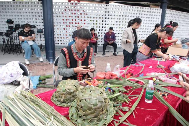 2025年白沙“啦奥门”雨林与您山兰文化活动启幕