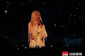 凡希亚成都站热唱，张杰助阵两人大秀四川话图片