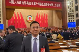 聚焦“AI焦虑”“AI幻觉”，代表委员共话人工智能图片