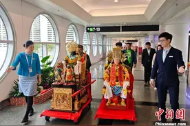 妈祖打“飞的”赴台交流图片